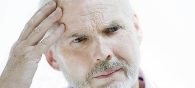 Болезнь Альцгеймера: симптомы, причины, лечение, уход, профилактика